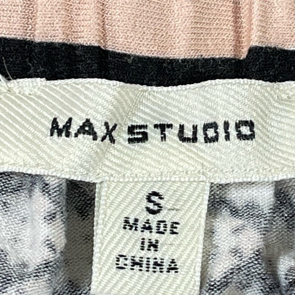 Max Studio small short ruffle sleeve wide elastic neck light pink & black shirt - Picture 12 of 12